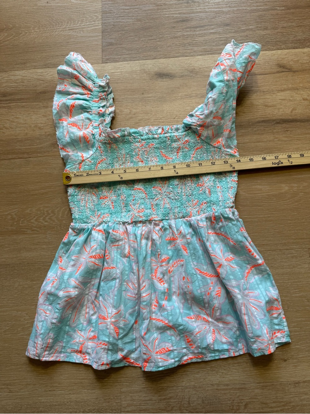 Vineyard Vines Light Blue Crop Top with Coral Floral Smocking - Picture 8 of 10